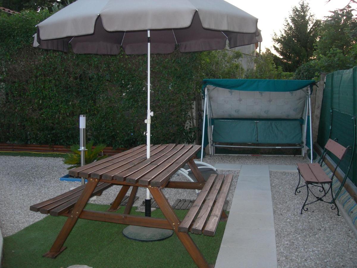 Studio 66 Lägenhet Caumont-sur-Durance Exteriör bild